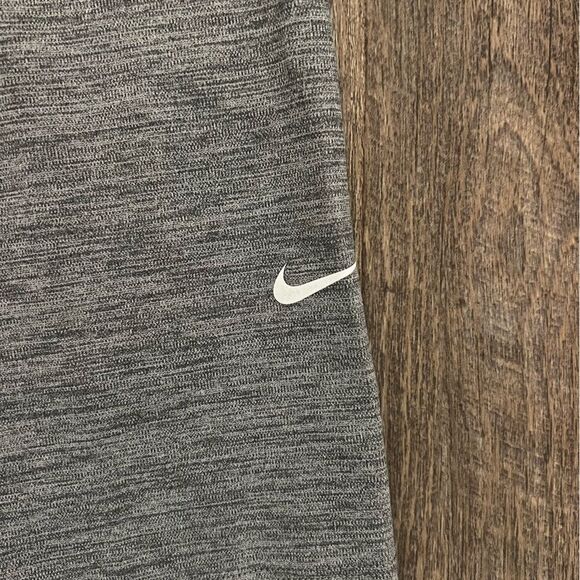 NWT Nike One Women's Tight Fit Mid-Rise Crop Dri-Fit Leggings Grey Size 2X New - Picture 2 of 10